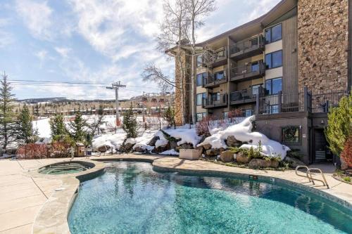 Shadowbrook 405 - carbon neutral hotel in Aspen