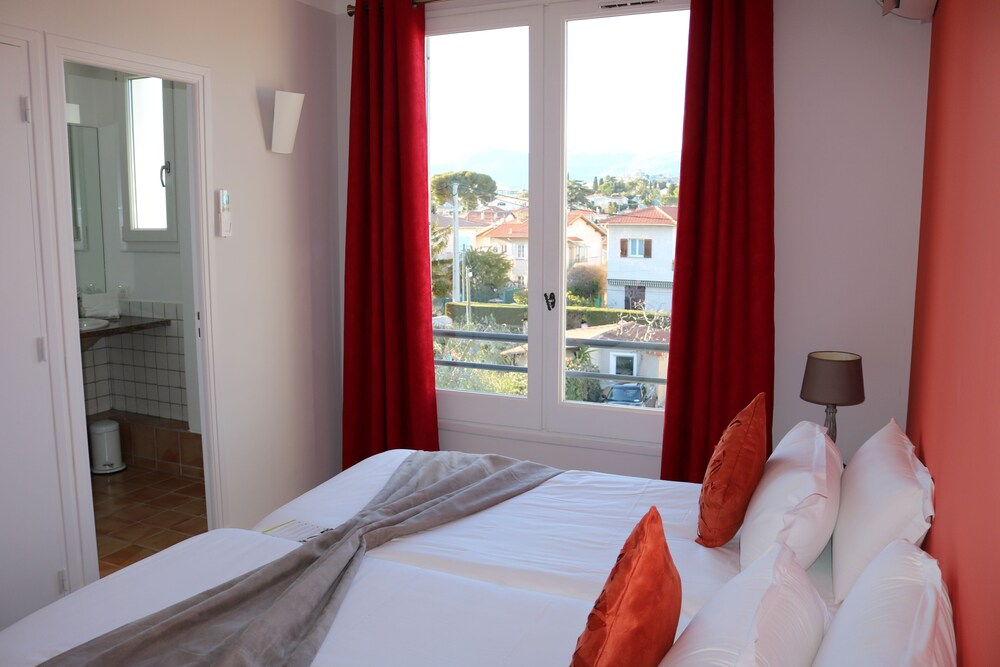 Hôtel du Bord de Mer Le Vanillé — Cagnes-Sur-Mer — photo 4