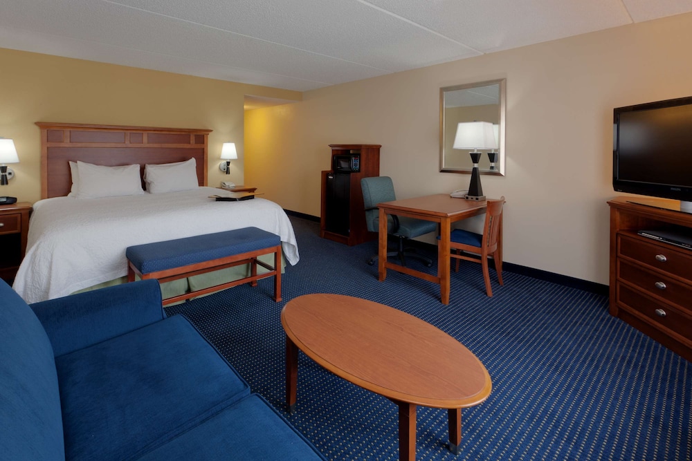 Hampton Inn Warrenton - photo 8