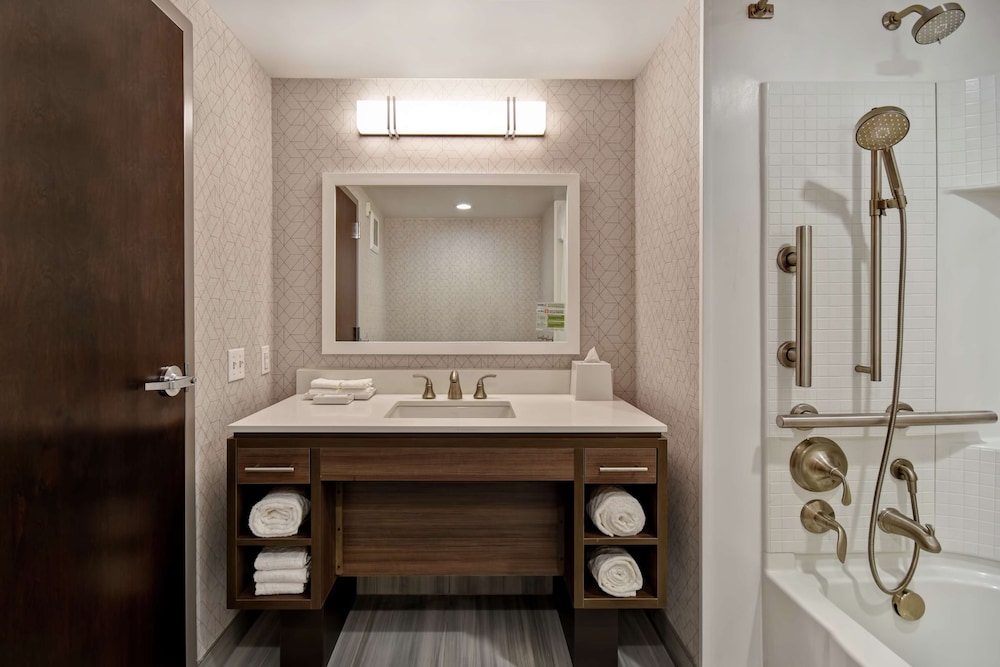 Home2 Suites by Hilton Taylor Detroit - photo 19