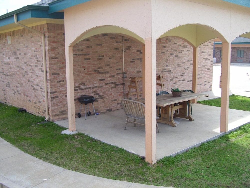 Quality One Motel - photo 12