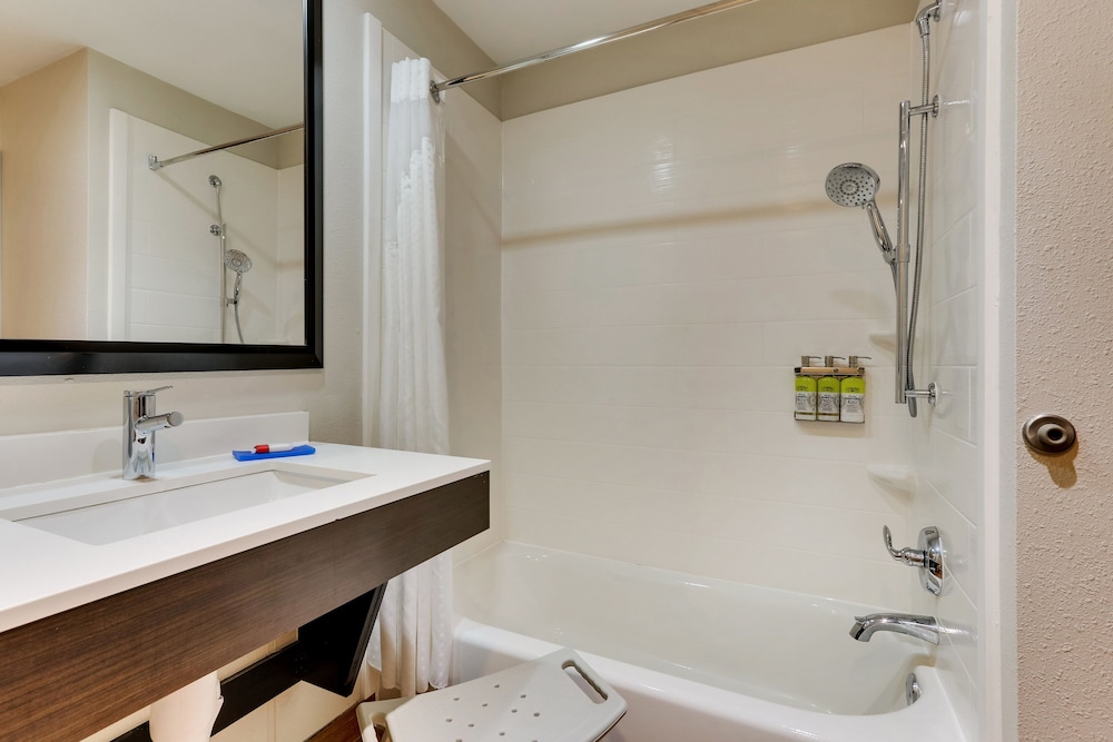 Holiday Inn Express & Suites Ardmore by IHG - photo 31