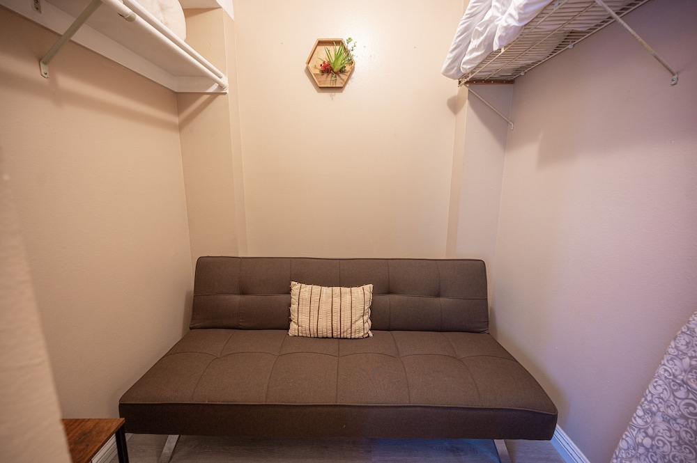 1Bd1Ba w BonusRM Stay Together Suites - photo 24