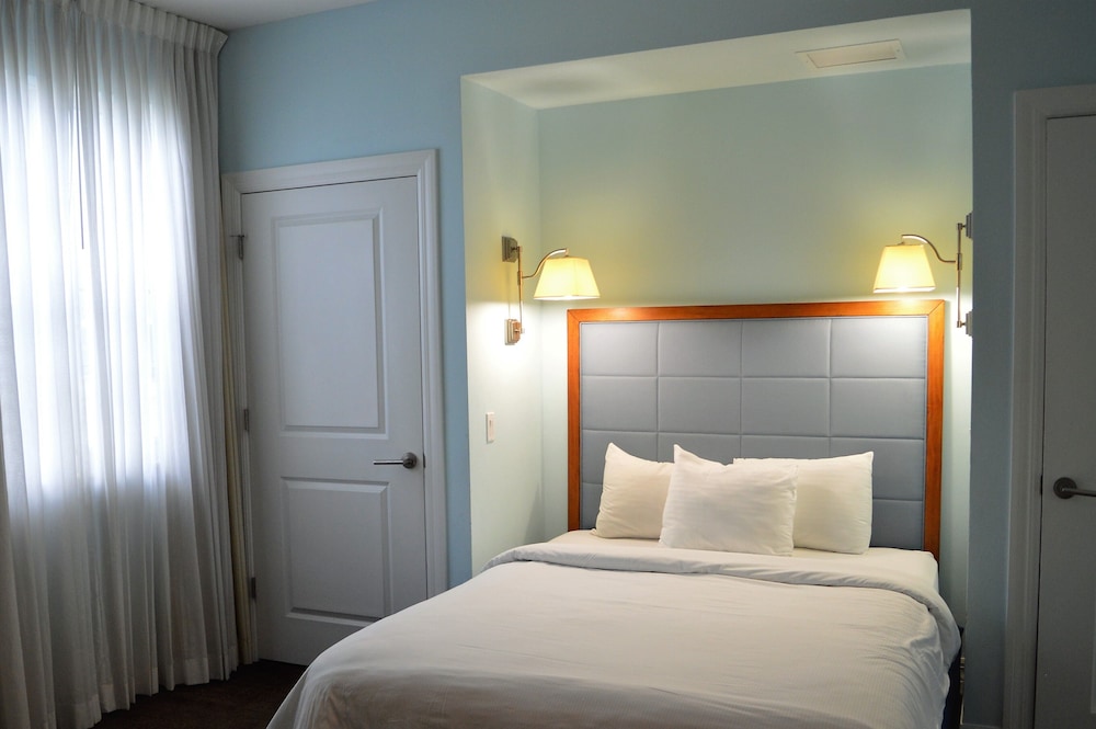 Harborside Suites at Little Harbor - photo 5