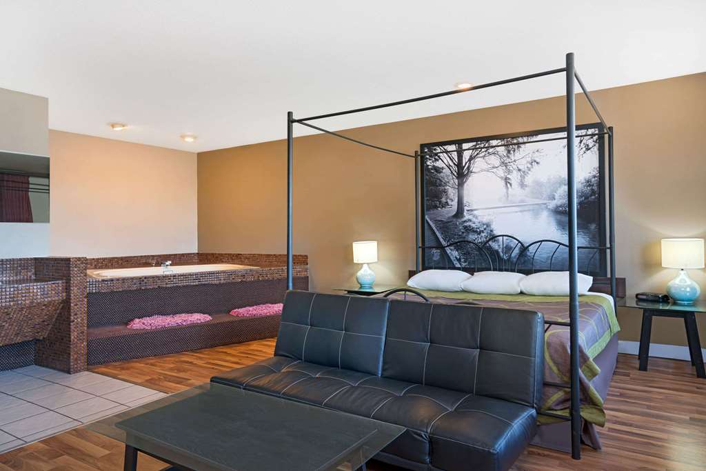Super 8 by Wyndham Marshall MN - photo 10