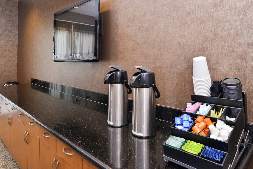 SpringHill Suites by Marriott Corona Riverside - photo 31
