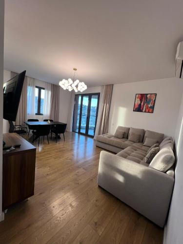 Luxury apartment Gardens