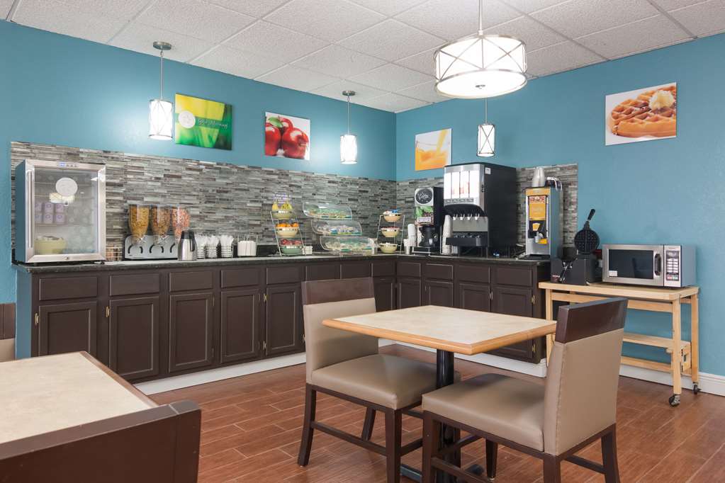 Quality Inn Magnolia - photo 26