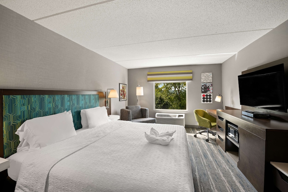 Hampton Inn & Suites Poughkeepsie - photo 16