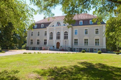 Schloss Zinzow - last minute hotel in Unknown City