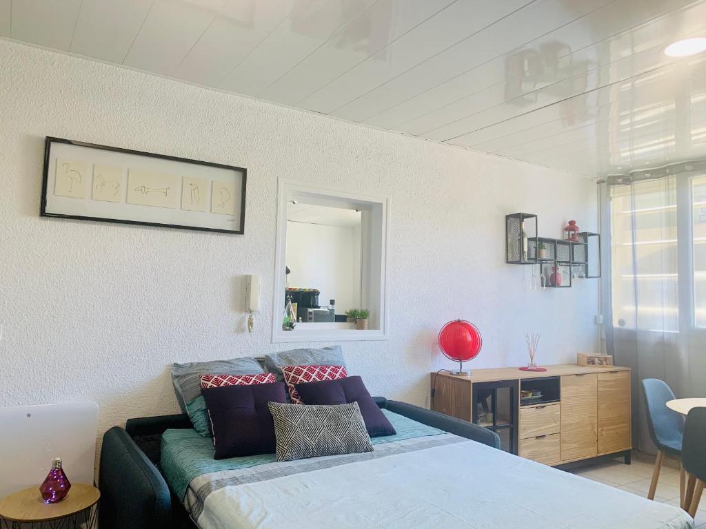 L’Evasion Catalane 20m de la plage 44m2 parking sous terrain in Canet-En-Roussillon, France