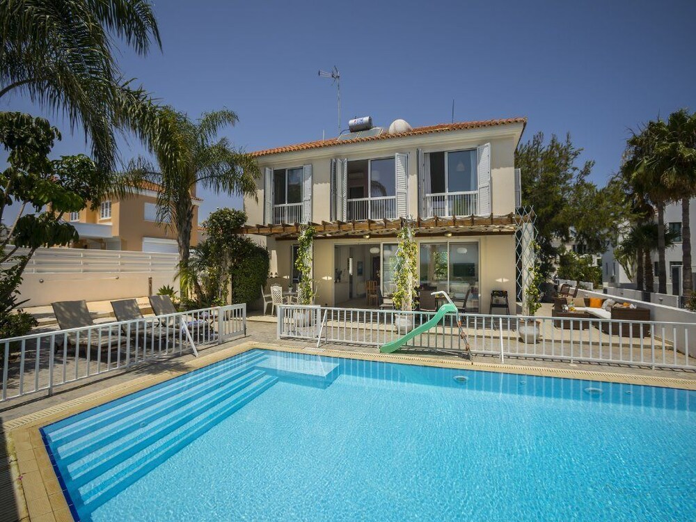 Protaras Villa Asteria By The Sea — 4-Star Luxury Hotel in Protaras, Cyprus