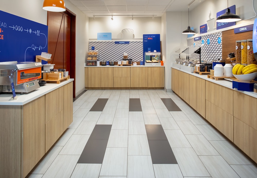 Holiday Inn Express and Suites El Paso North by IHG - photo 29