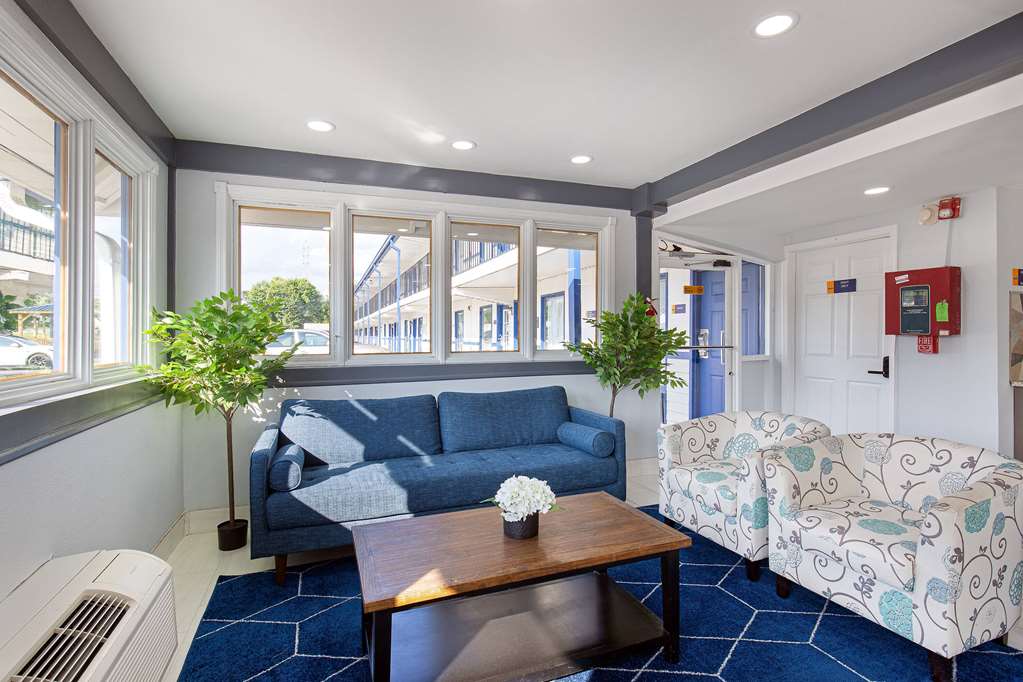 Days Inn By Wyndham Knoxville North - photo 5