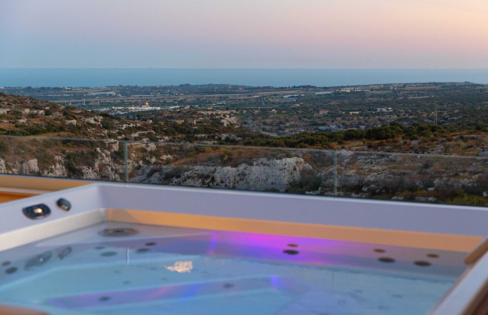 Melifra Appartamento — 4-Star Luxury Hotel in Ispica, Italy