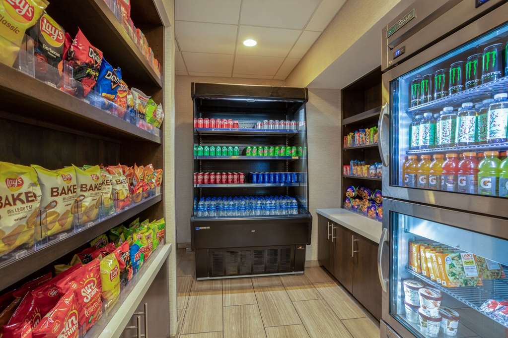 Days Inn & Suites by Wyndham Denver International Airport - photo 39