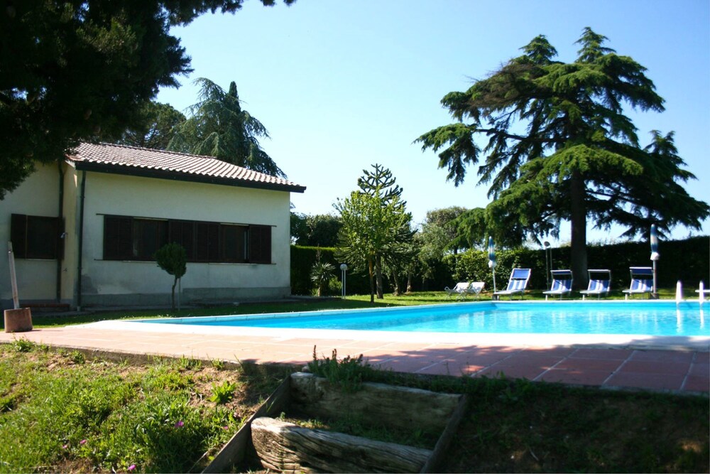 Villa Il Cedro — 4-Star Luxury Hotel in Castiglione Del Lago, Italy