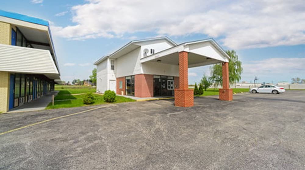Loyalty Inn Maryville - photo 23