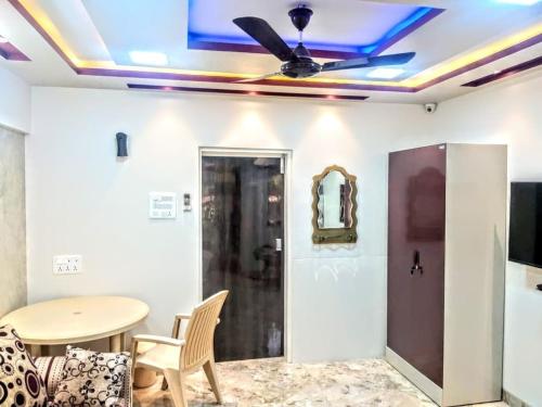 Cozy Furnished Apartment One Block From The Ocean