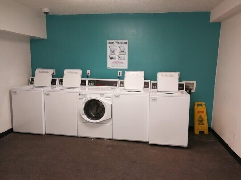 InTown Suites Extended Stay Louisville KY Preston Hwy - photo 18