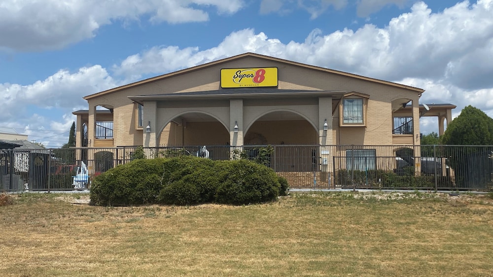 Super 8 by Wyndham Decatur Texas - photo 36