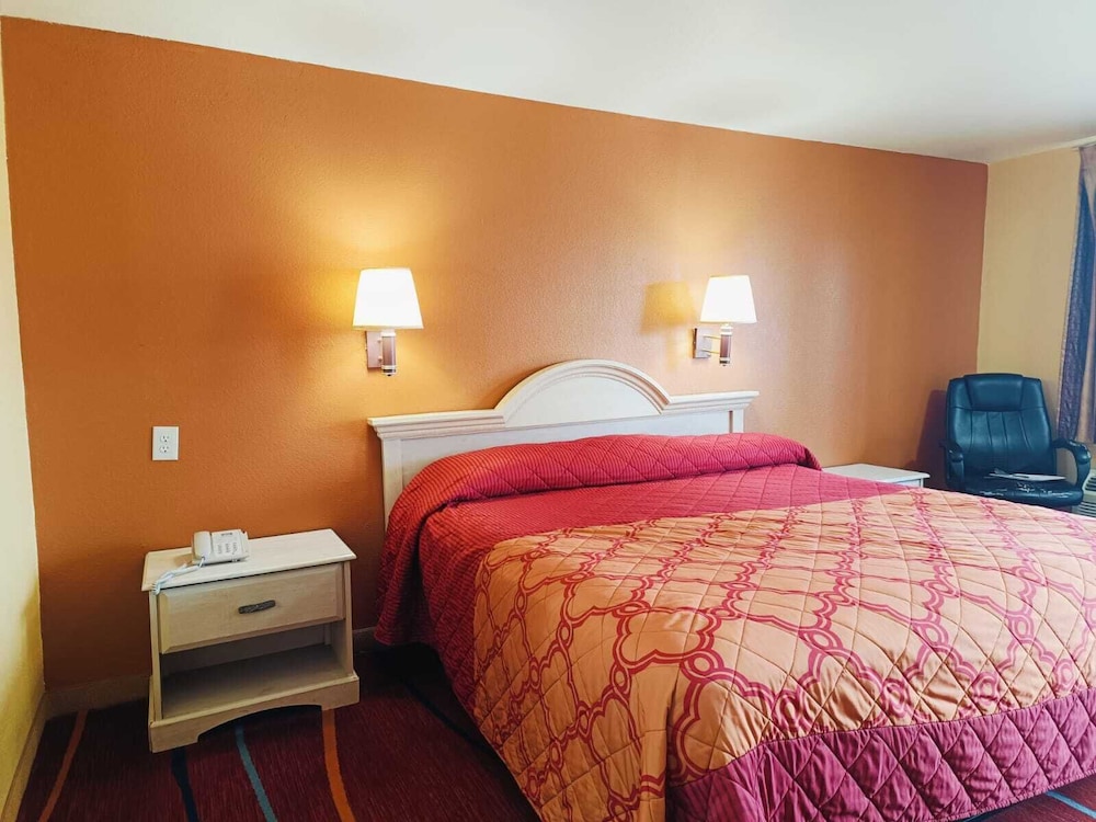 Heights Inn - photo 8