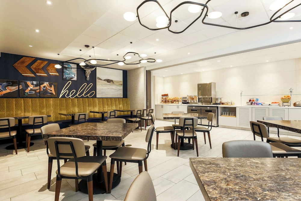 DoubleTree by Hilton Austin University Area - photo 25