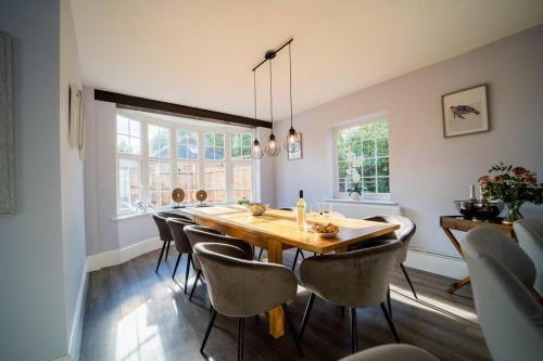 The Cedars Cromer a 7.5 minute walk to the beach in Cromer, United Kingdom