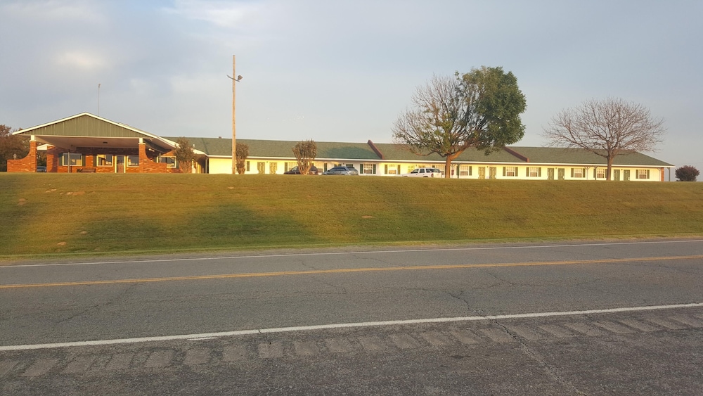 Lake Eufaula Inn - photo 45