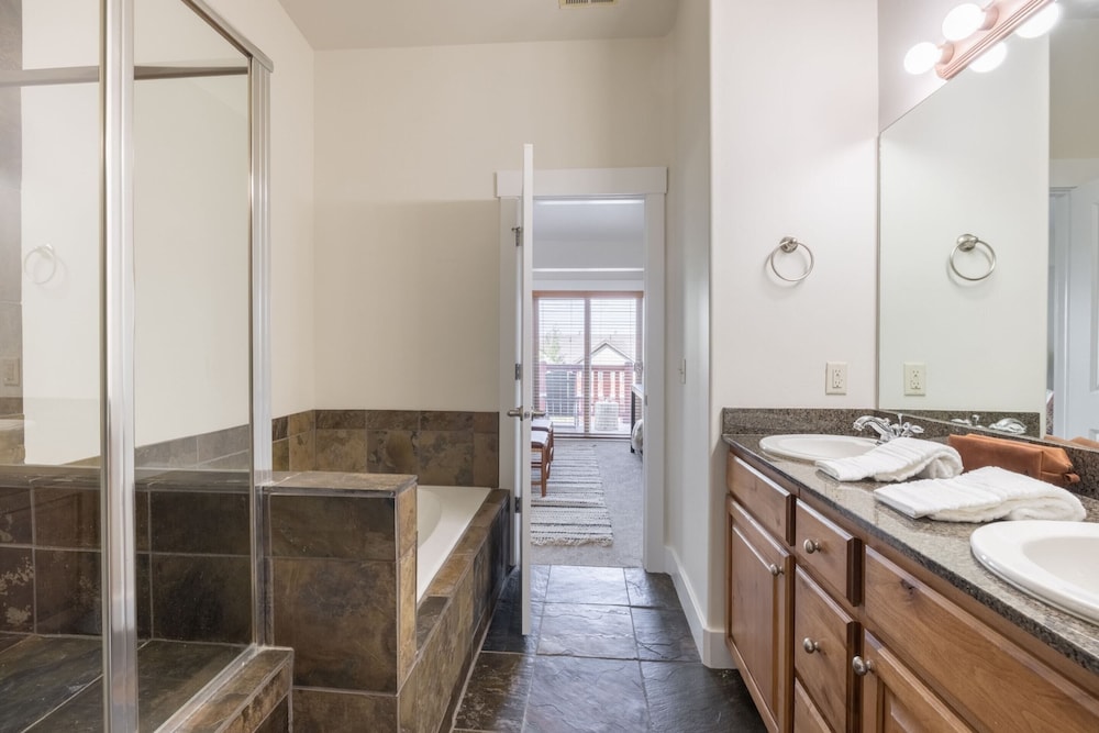 Douglas by Avantstay Charming Townhouse Mins From Deer Valley Resort - photo 22