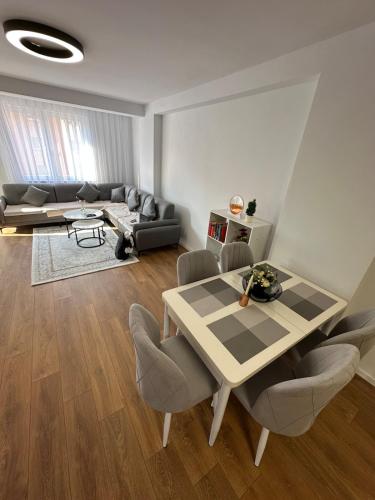 Bright flat in Fushë Kosova — 4-Star Luxury Hotel in Kosovo Polje, Kosovo