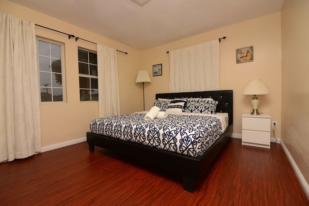 Cozy Hollywood - photo 22