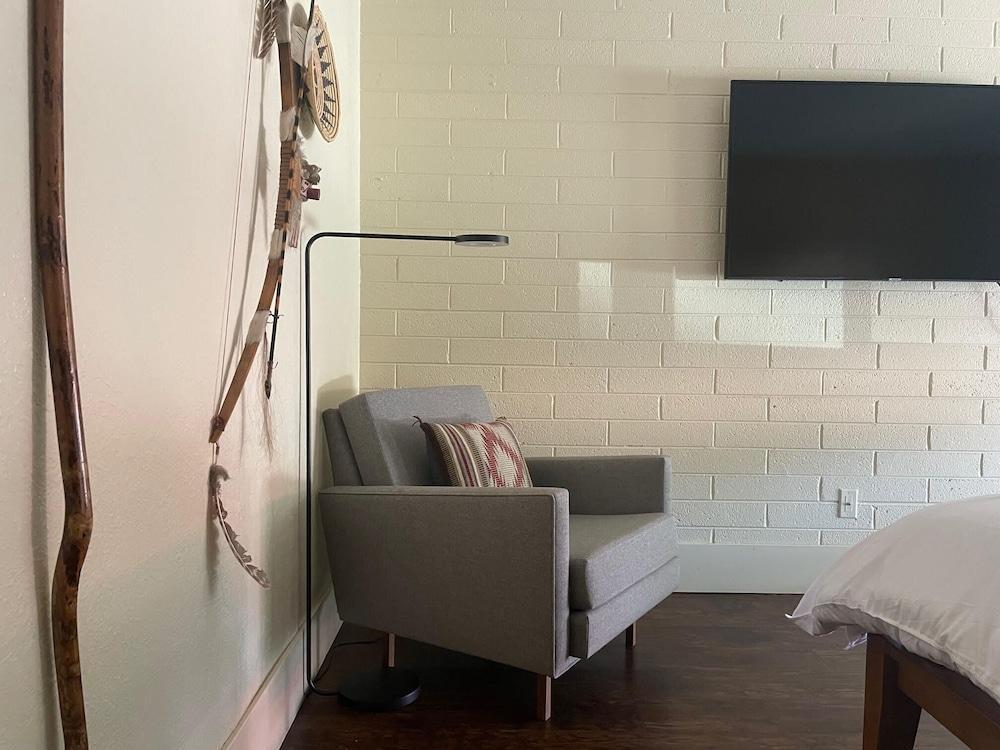 Sedona Uptown Suites - photo 11