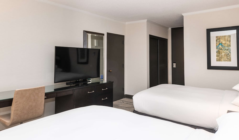 DoubleTree by Hilton Newark Penn Station - photo 26