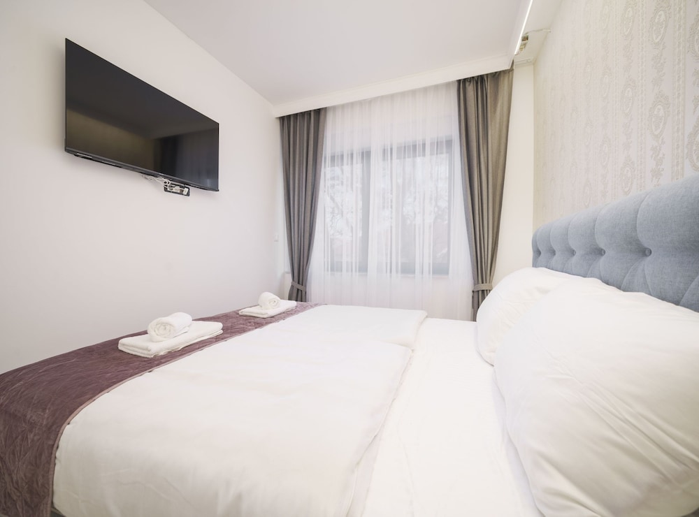 Villa Tria Quercus — 4-Star Luxury Hotel in Vodice, Croatia