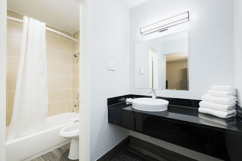 Motel 6 Baytown TX Garth Rd - photo 22