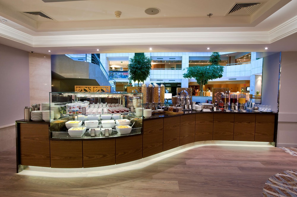 מזון ומשקאות