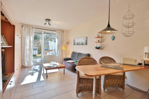 Strandschlößchen Strandschlösschen Appartement 4 — 4-Star Luxury Hotel in Scharbeutz, Germany