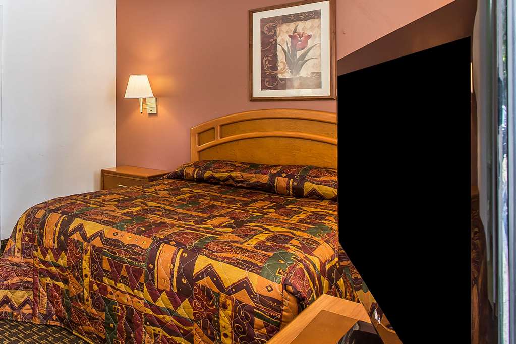 Suburban Extended Stay Abercorn - photo 21