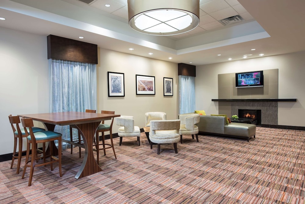 DoubleTree by Hilton Hotel Grand Rapids Airport - photo 3