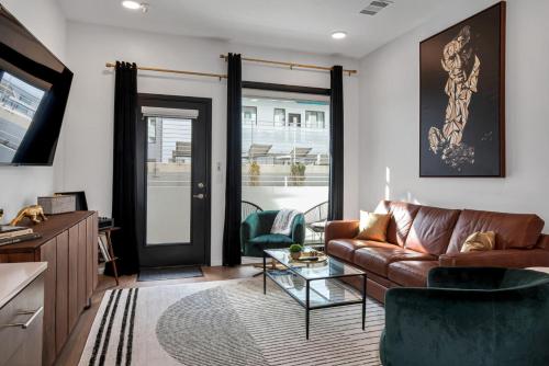 Upscale Cozy Nashville Condo With Pool Patio Parking — 4-Star Luxury Hotel in Nashville, United States