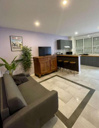 Une Nuance de Fantaisie in Angouleme, France