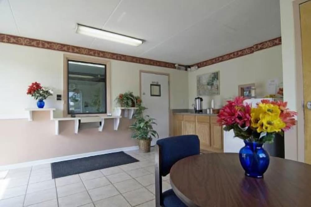 Rodeway Inn Charlotte South - photo 15