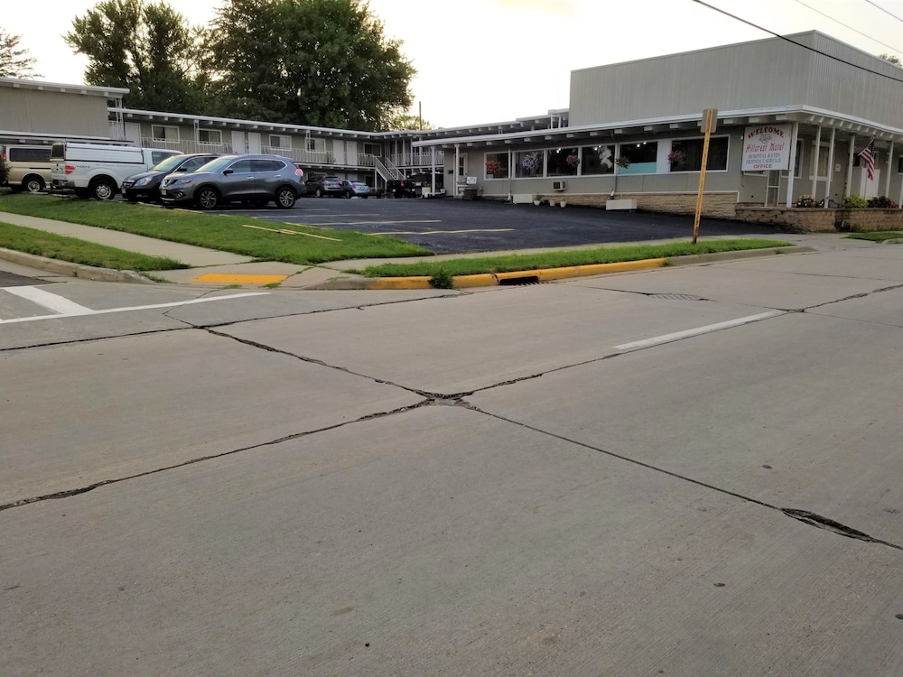 Hillcrest Motel - photo 21