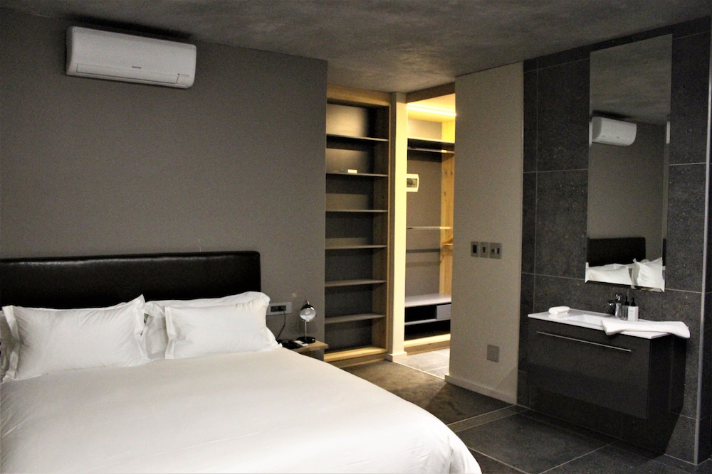 Die Laan 2 — 4-Star Luxury Hotel in Stellenbosch, South Africa