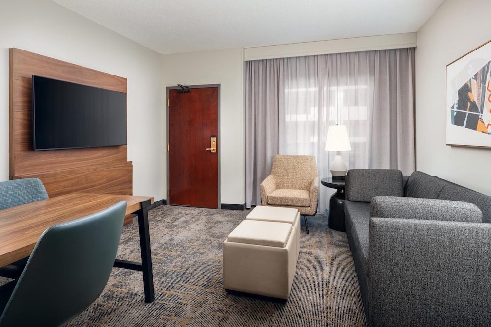Embassy Suites Lincoln - photo 20