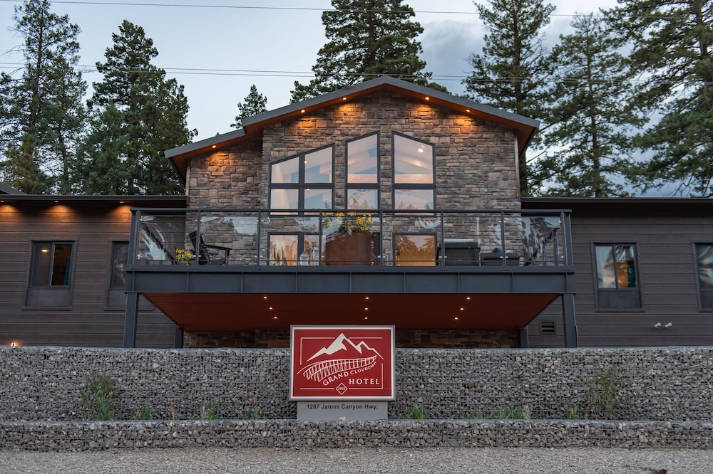 Grand Cloudcroft Hotel in Alamogordo, United States