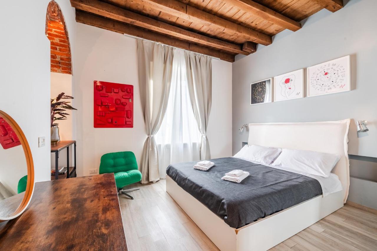 200mt Metro Design Apartment for Creative Living — 4-Star Luxury Hotel in Milan, Italy