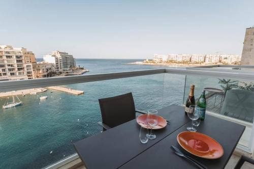 Superior Designer Suite in Prime location — 4-Star Luxury Hotel in San Giljan, Malta