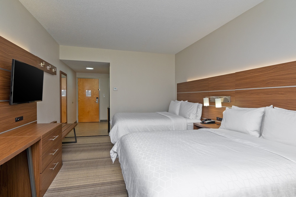 Holiday Inn Express Hotel & Suites Woodbridge by IHG - photo 9